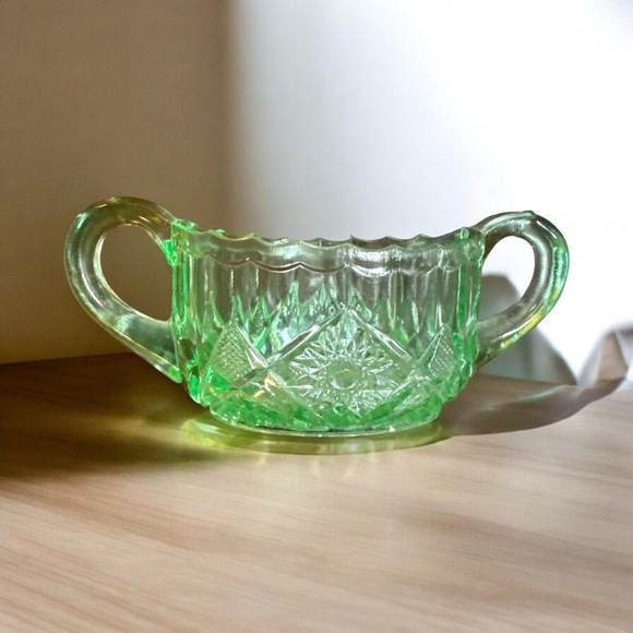 Depression Glass, Sugar Bowl& Creamer Set Creamer Cracked, Vaseline Glass Green - Picture 5 of 13